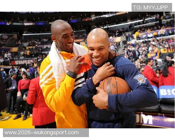 霍里谈科比传球哲学强调赢得信任是关键因素