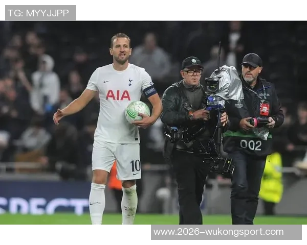 德甲第13轮最佳评选凯恩再度荣膺替补出场30分钟上演帽子戏法