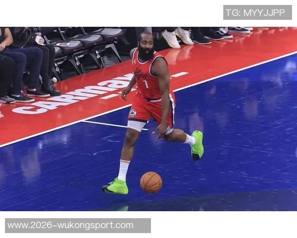 哈登得分25难救主快船战绩仅为2胜6负令人担忧 哈登得分25难救主快船战绩仅为2胜6负令人担忧