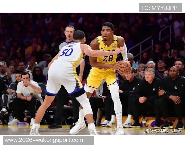 科尔强调季前赛首战湖人将采用深度轮换策略确保球员体能不被过度消耗 科尔强调季前赛首战湖人将采用深度轮换策略确保球员体能不被过度消耗